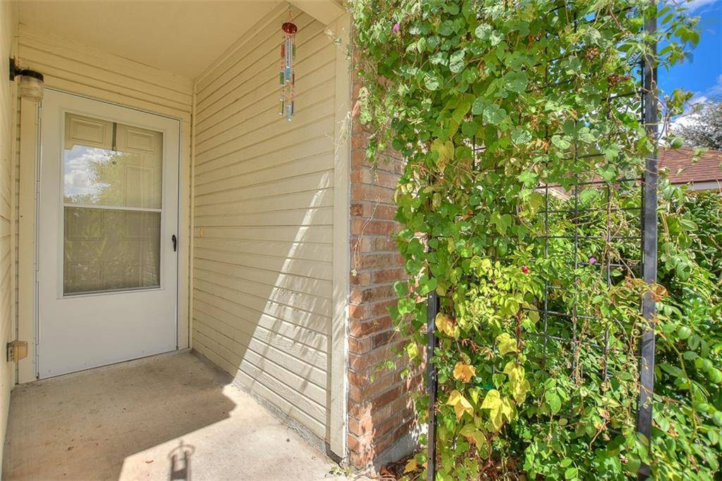 208 Quartz CT, Jarrell, TX 76537