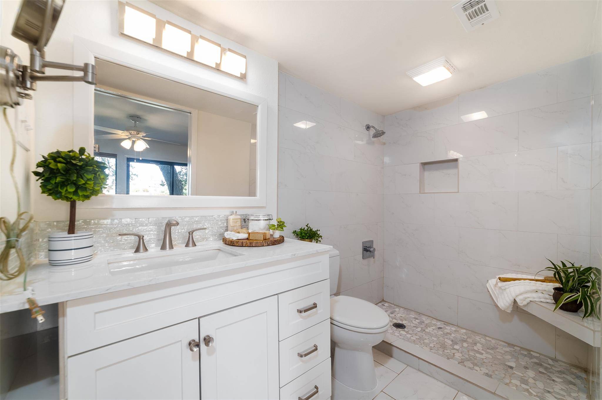 2918 Ranch Road 620 RD N #B-109, Austin, TX 78734