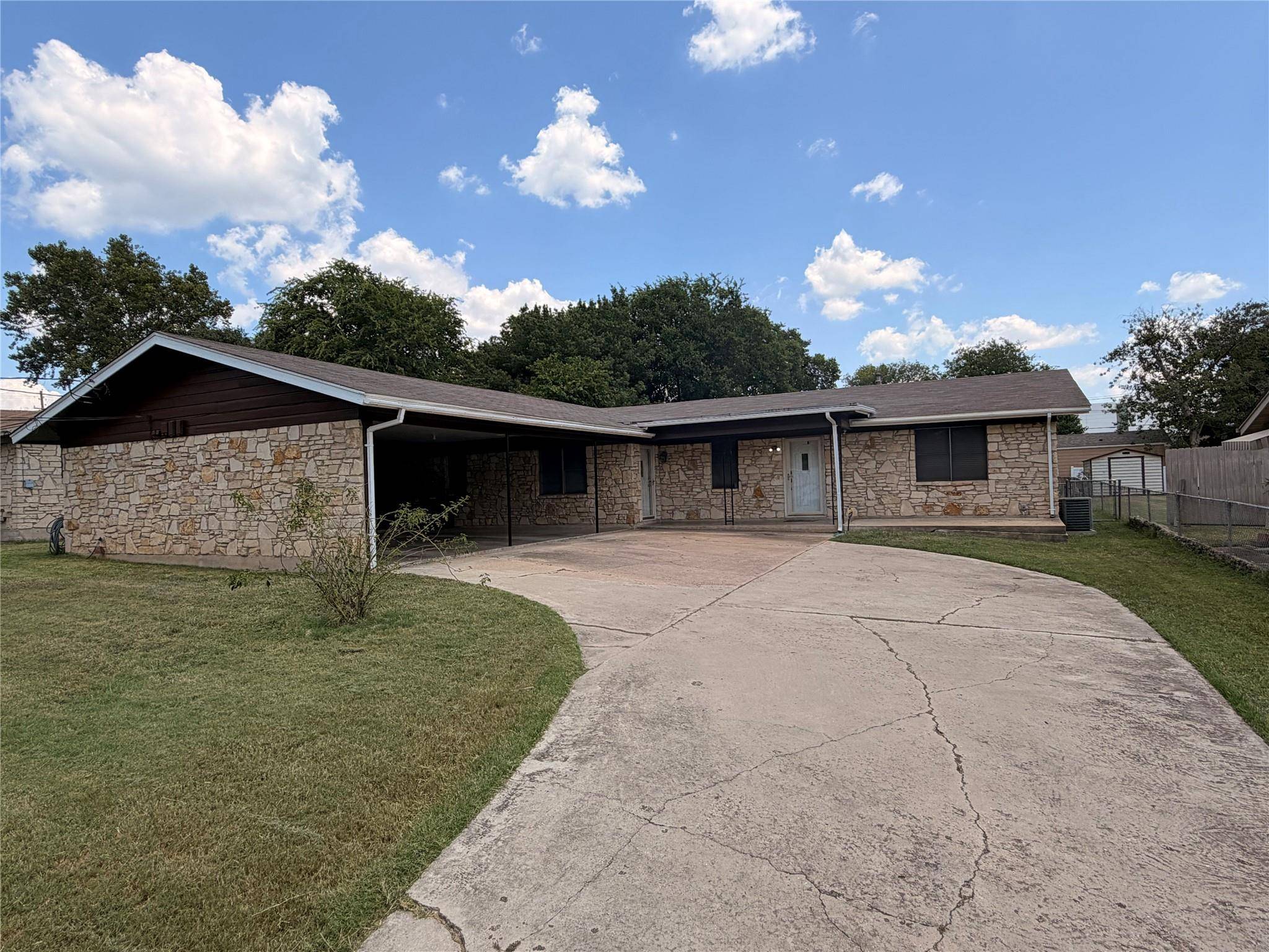 7406 Southgate LN #A, Austin, TX 78744