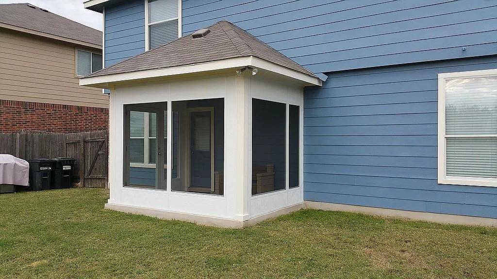 106 Floating Leaf DR, Hutto, TX 78634