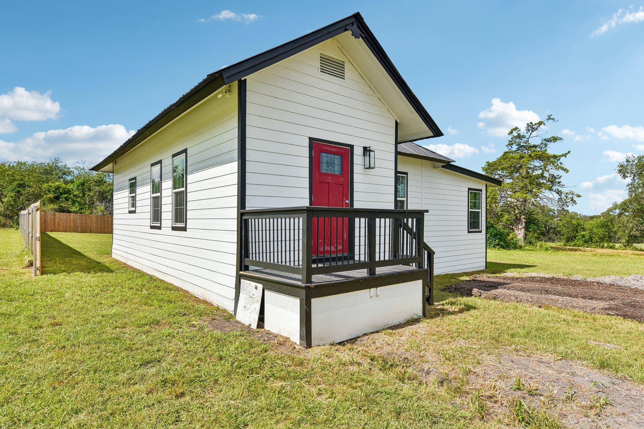 507 W 1st ST, Flatonia, TX 78941