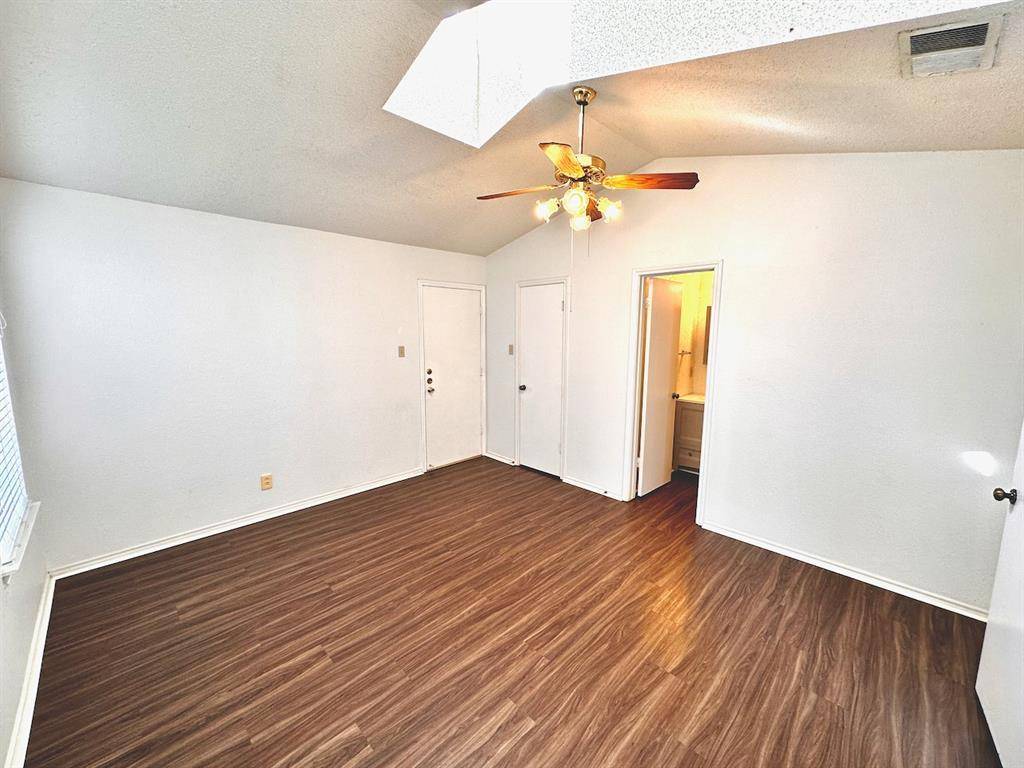 531 Cutty TRL #B, Lakeway, TX 78734