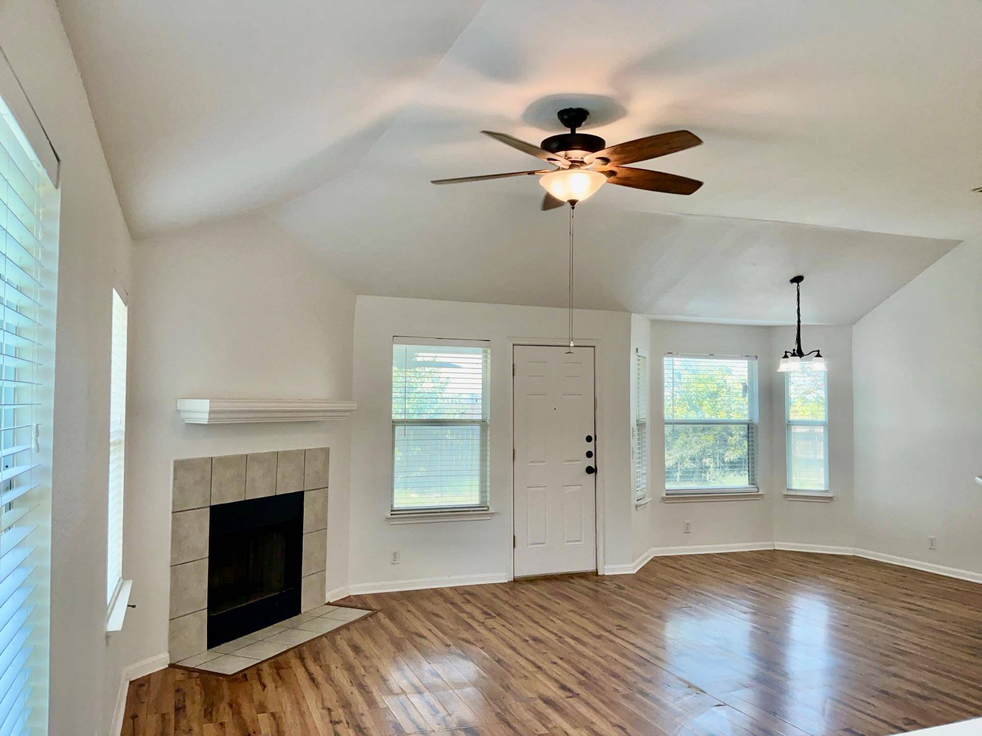 706 Stewart DR, Hutto, TX 78634