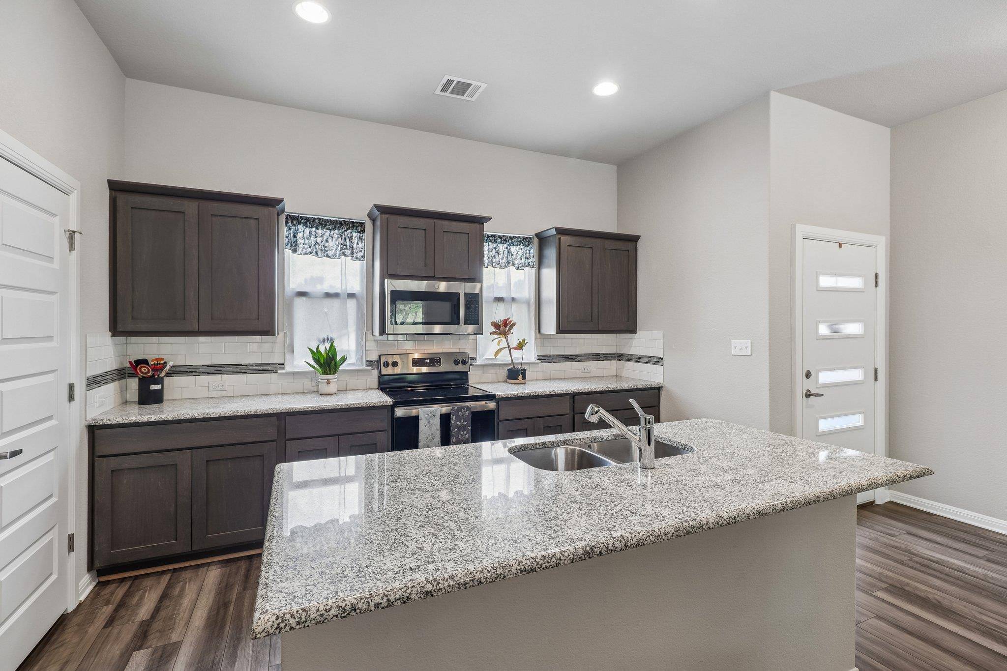 2701 Warren CV, Lago Vista, TX 78645