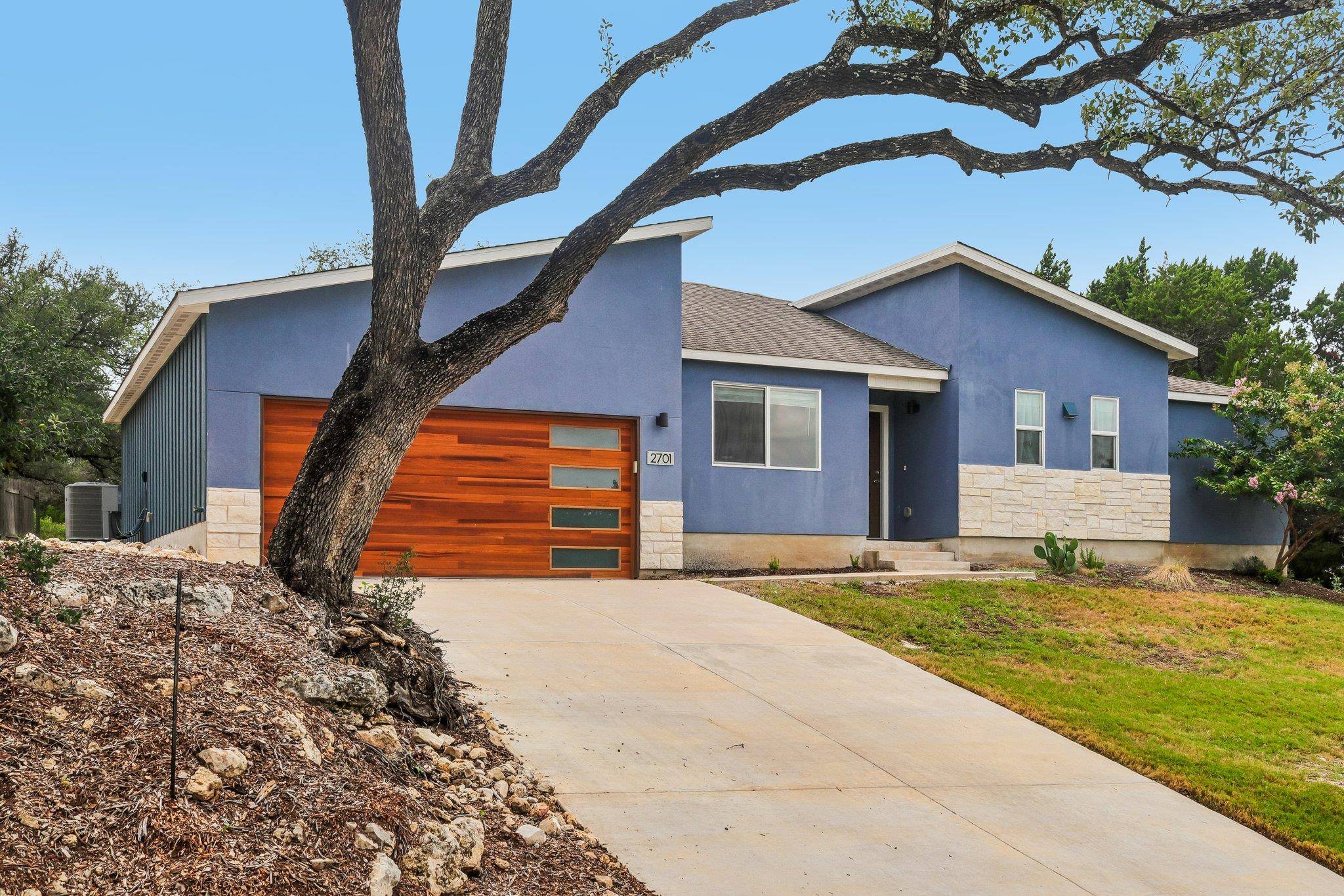 2701 Warren CV, Lago Vista, TX 78645