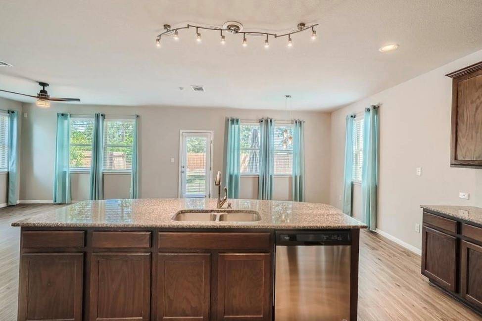 501 Cinnamon Teal LN, Leander, TX 78641