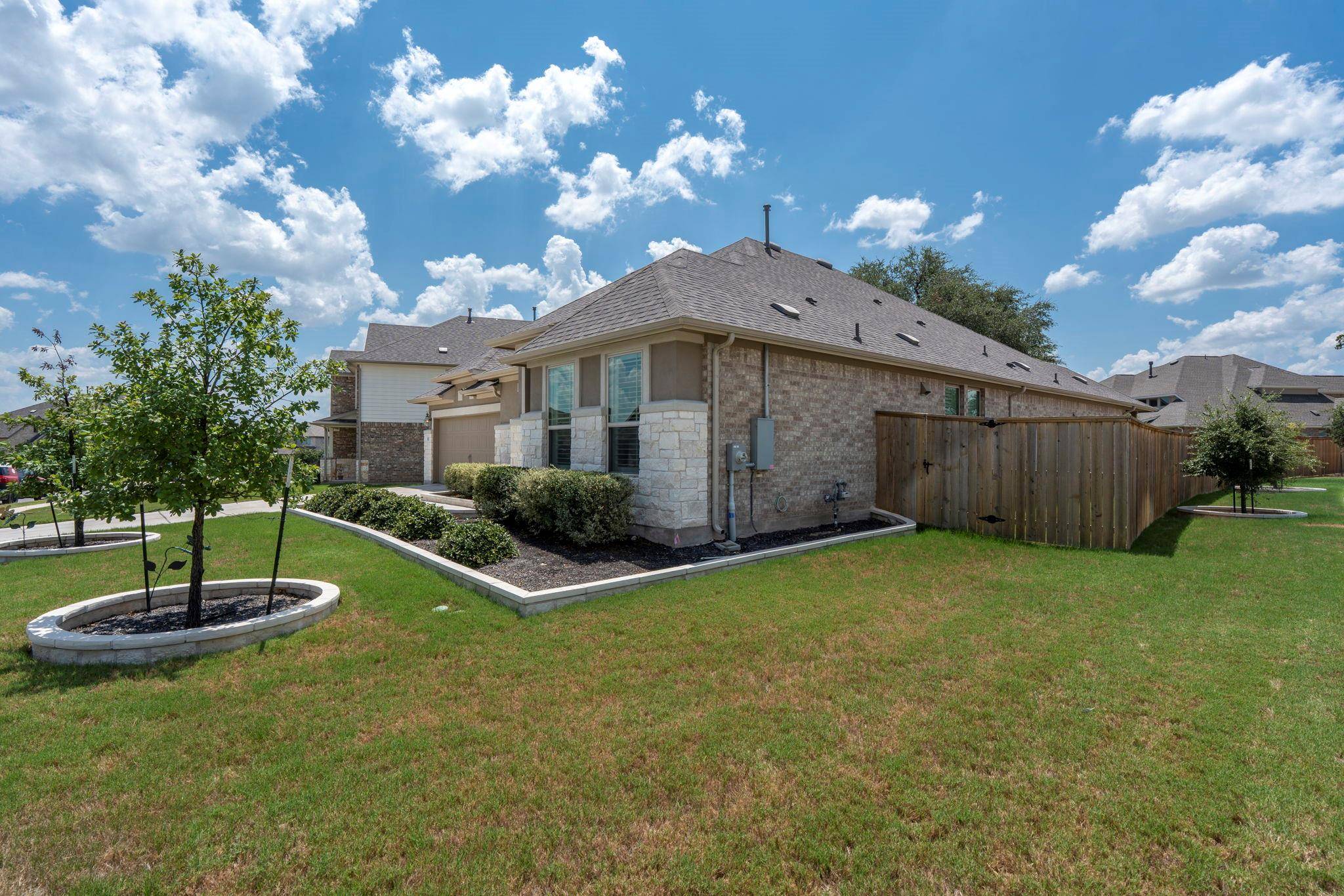 805 Cold River RUN, Kyle, TX 78640