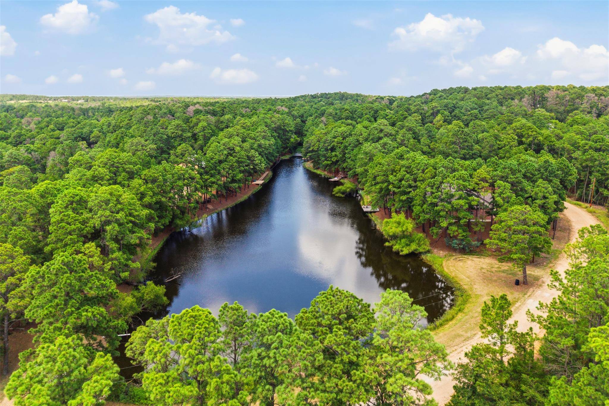 801 Moccasin TRL, La Grange, TX 78945