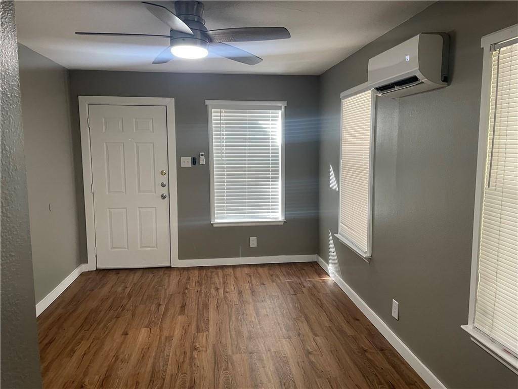 1113 Haynes ST, San Marcos, TX 78666
