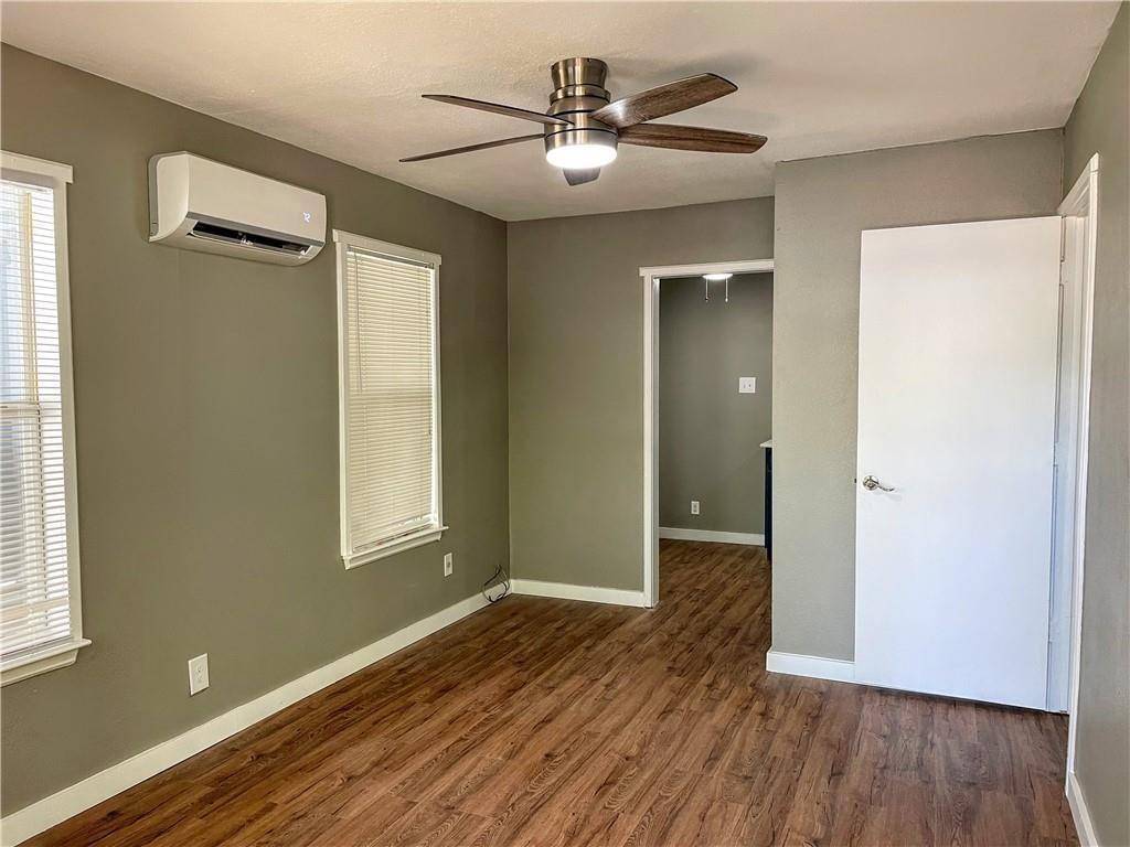 1113 Haynes ST, San Marcos, TX 78666