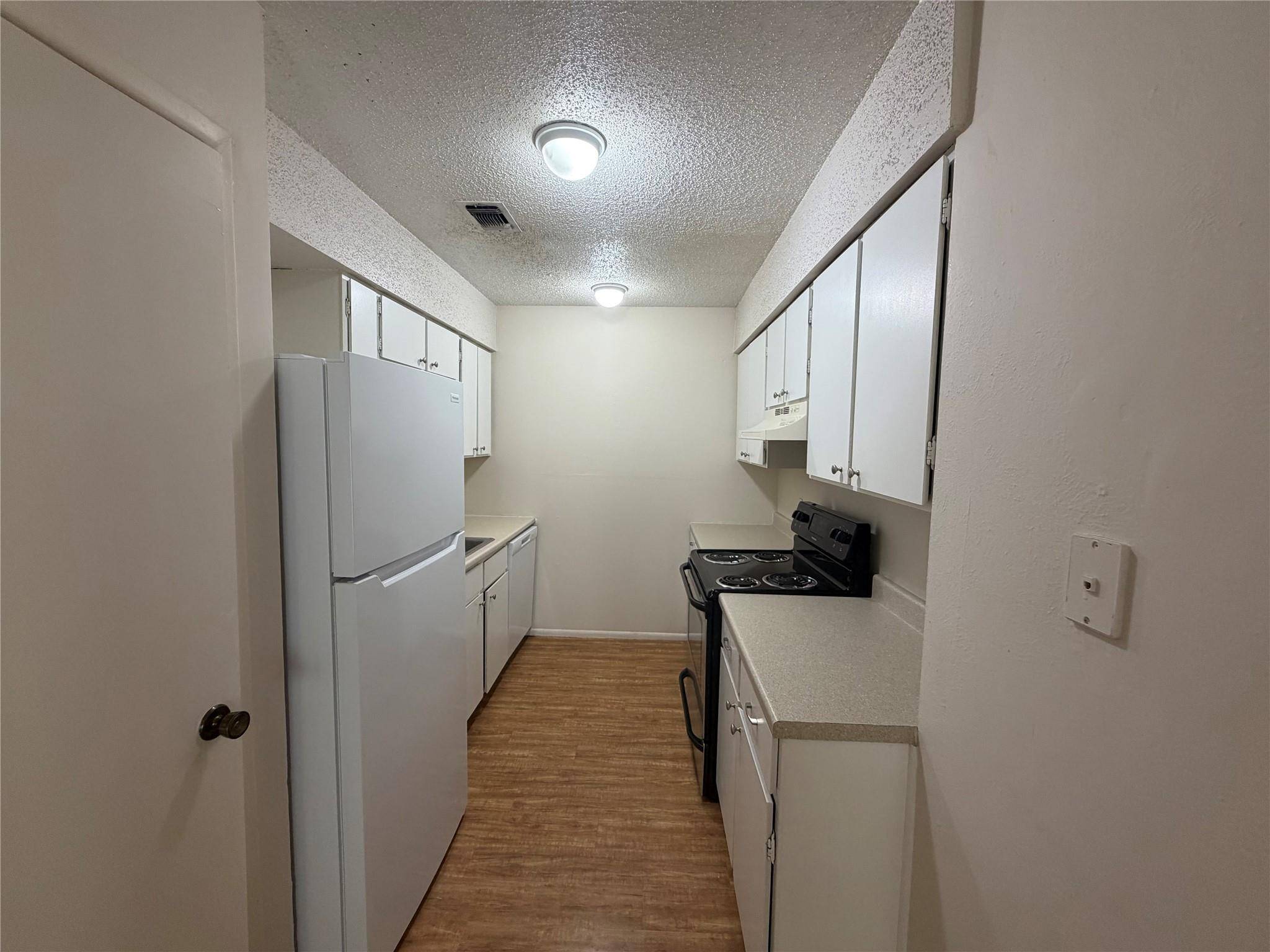 421 Live Oak ST, Kyle, TX 78640