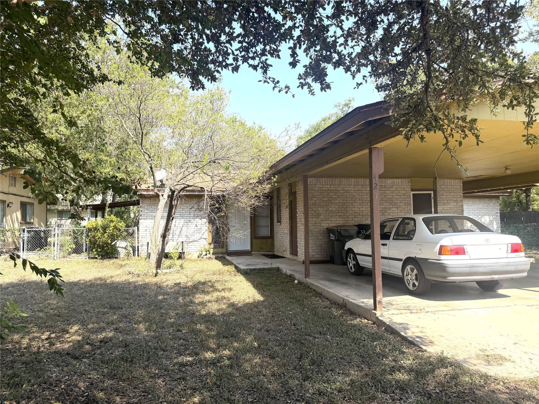 421 Live Oak ST, Kyle, TX 78640