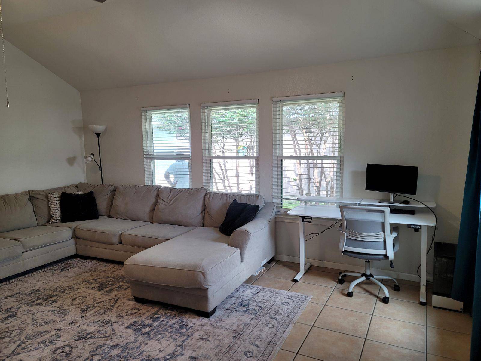 108 Warner BND, Hutto, TX 78634