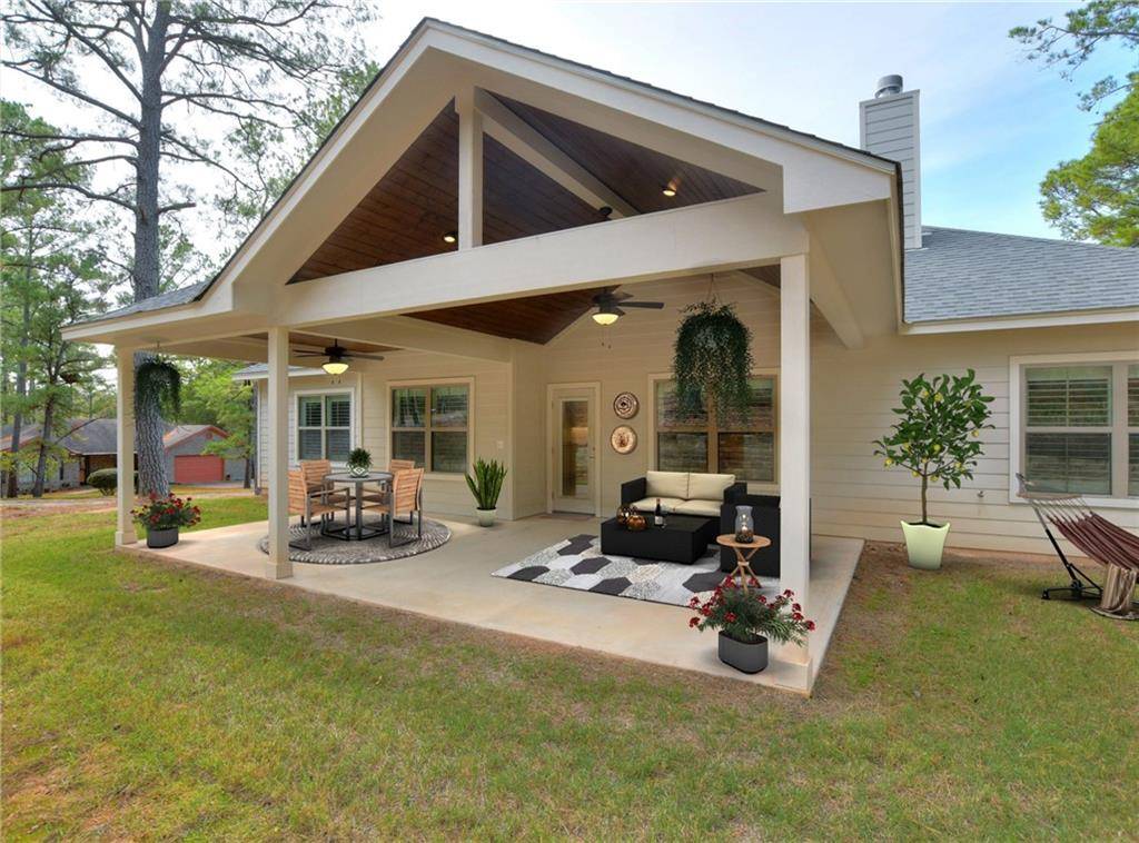 102 Lihue CT, Bastrop, TX 78602
