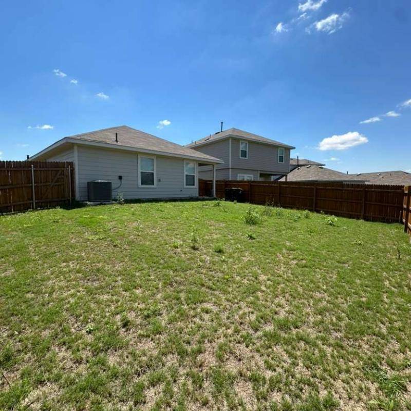 153 Lake Sweetwater LN, Buda, TX 78610