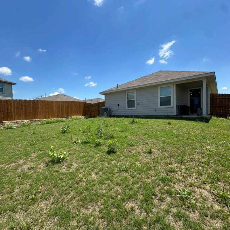 153 Lake Sweetwater LN, Buda, TX 78610