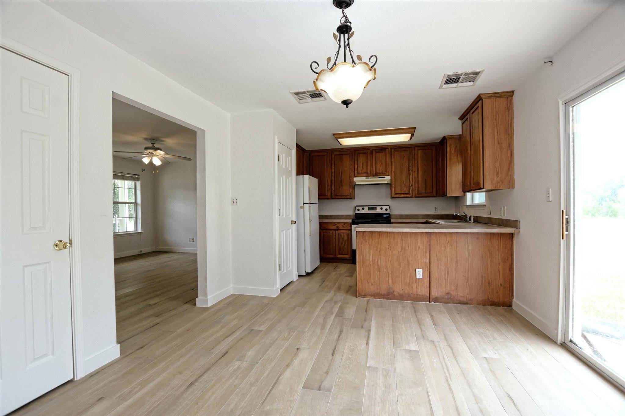 716 Honeysuckle DR, Leander, TX 78641