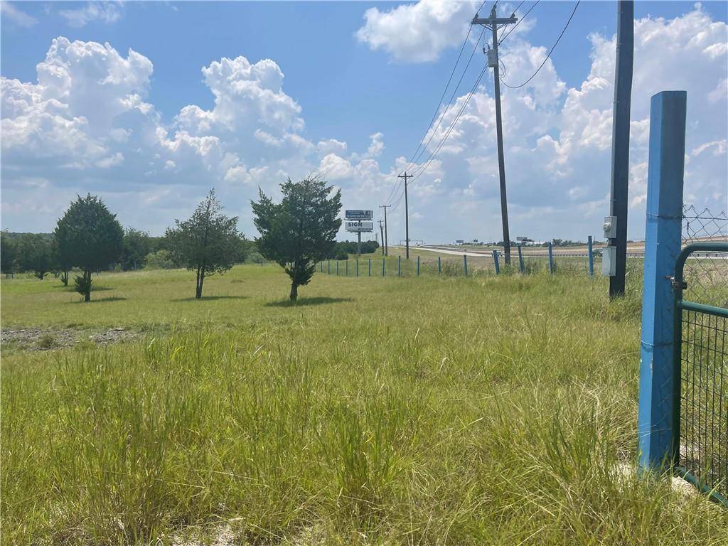 8301 Evelyn RD, Buda, TX 78610