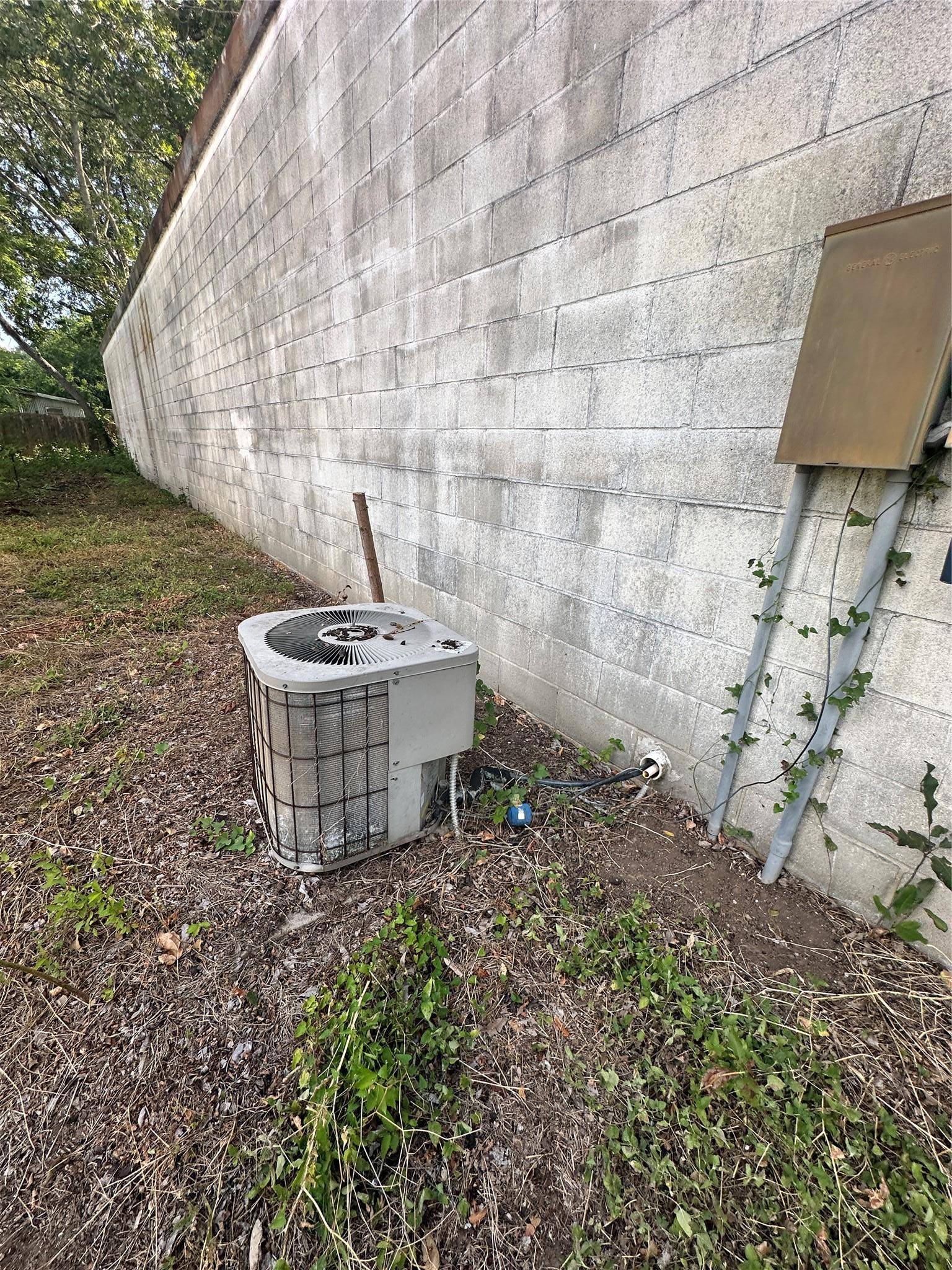 Address not disclosed, Bastrop, TX 78602