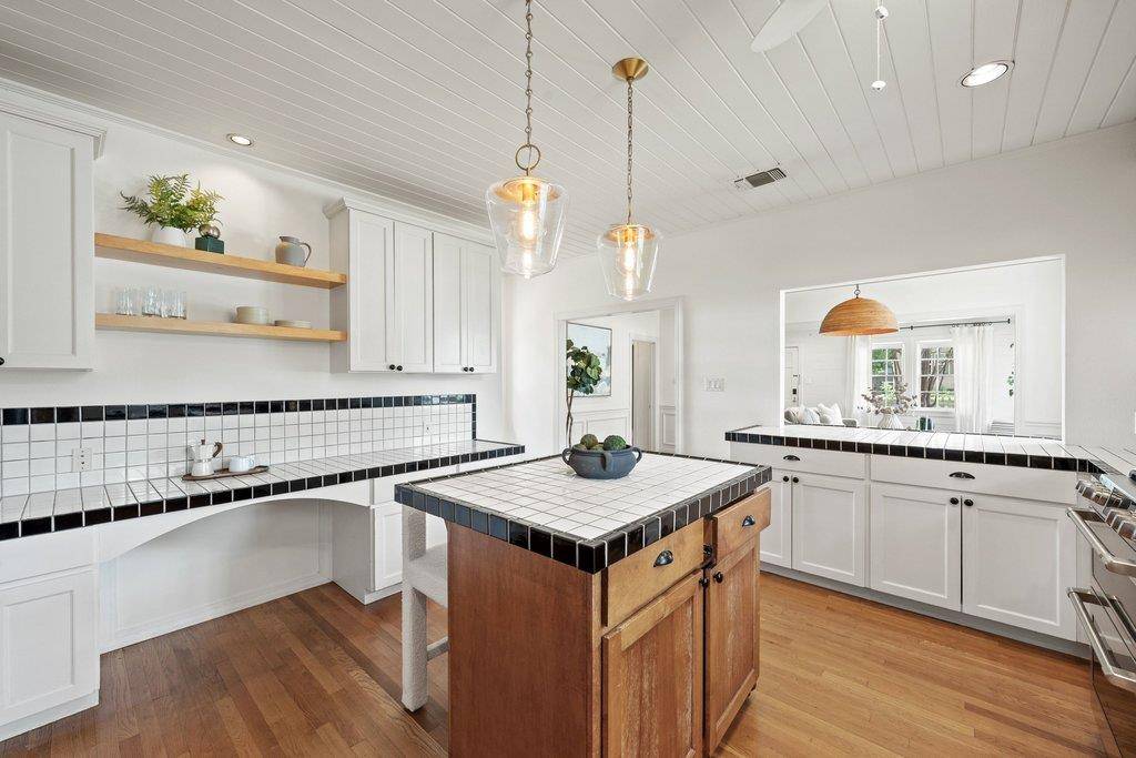 1016 E 43rd ST, Austin, TX 78751