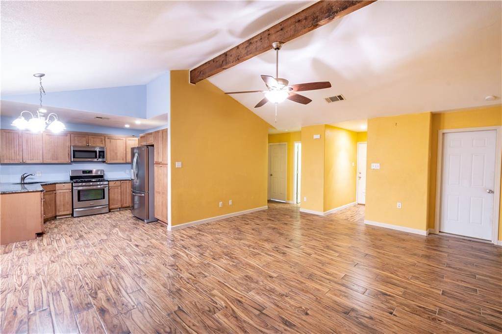1221 Conway DR, San Marcos, TX 78666
