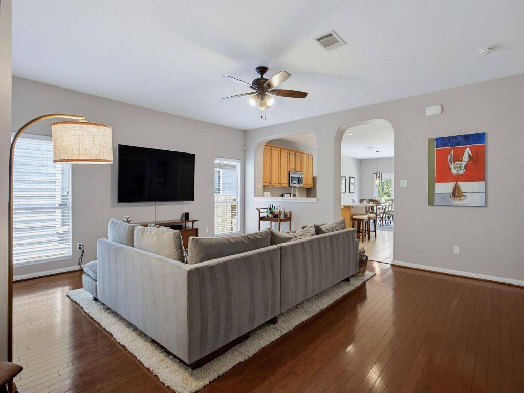 2404 INDEPENDENCE DR, Austin, TX 78745