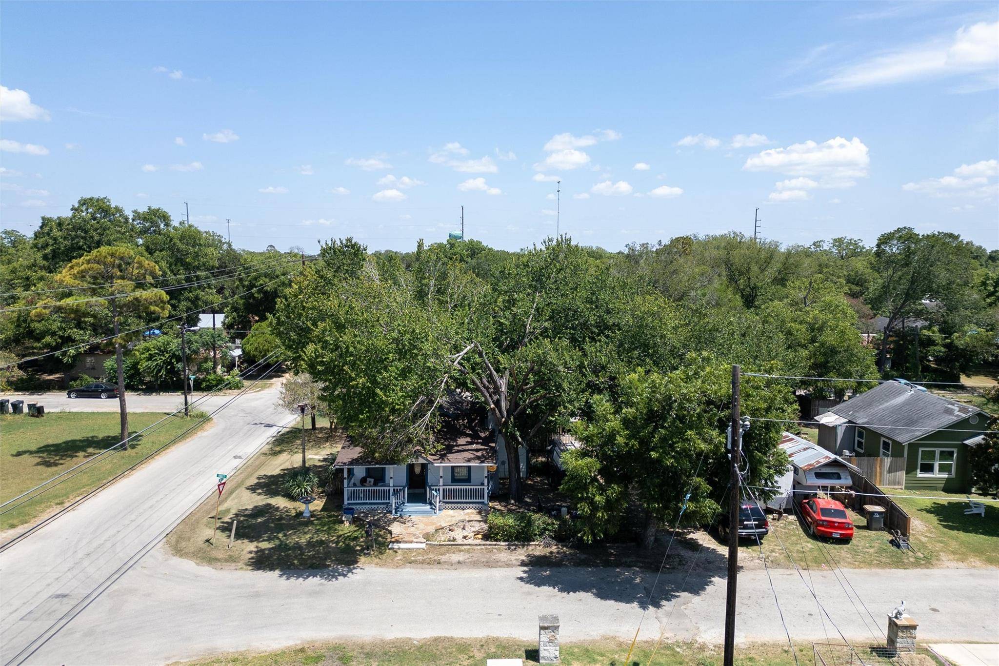 301 Holly Ave, Luling, TX 78648