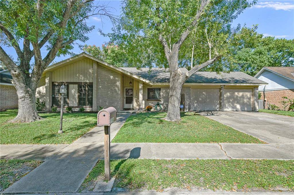 1504 Plantation RD, Victoria, TX 77904