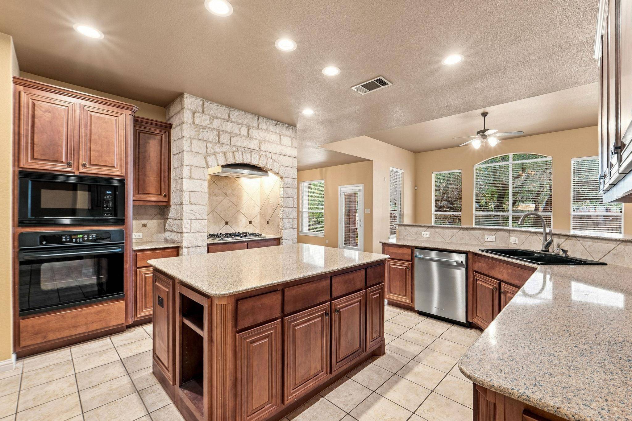 2909 Arbor CT, Round Rock, TX 78681