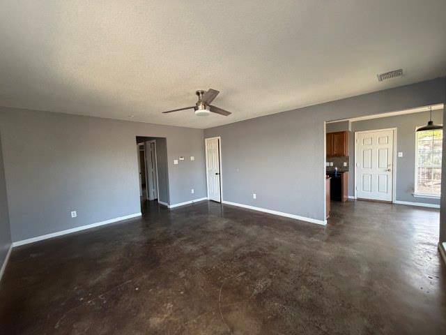 207 S Creek ST, Fredericksburg, TX 78624