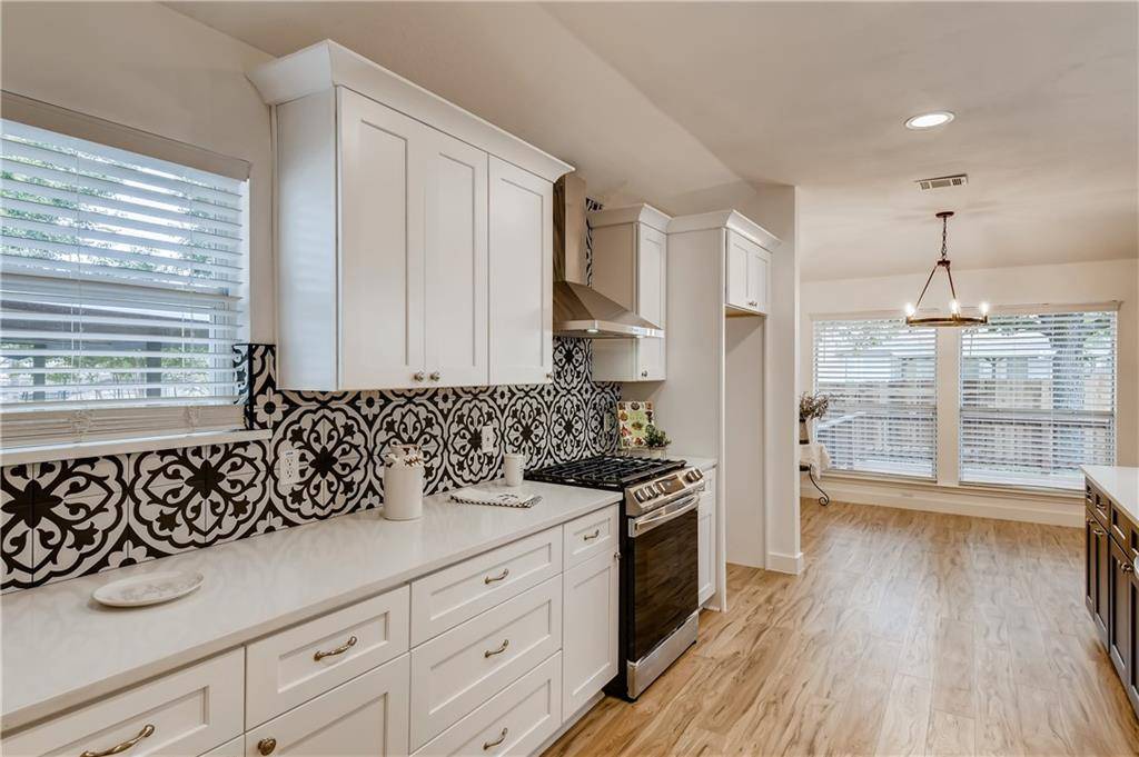 2404 Roundabout LN, Round Rock, TX 78664