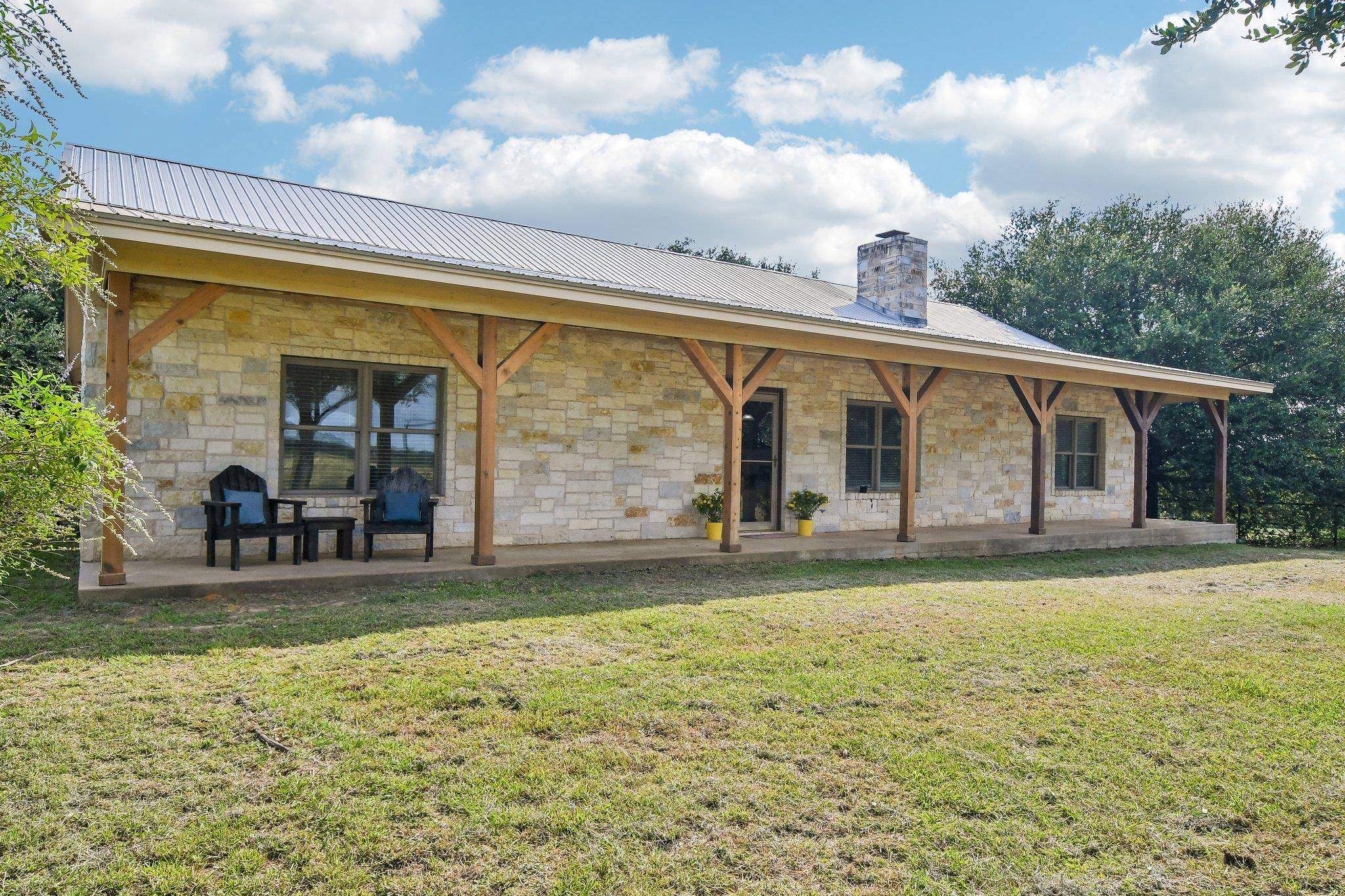 387 Goertz DR, Red Rock, TX 78662