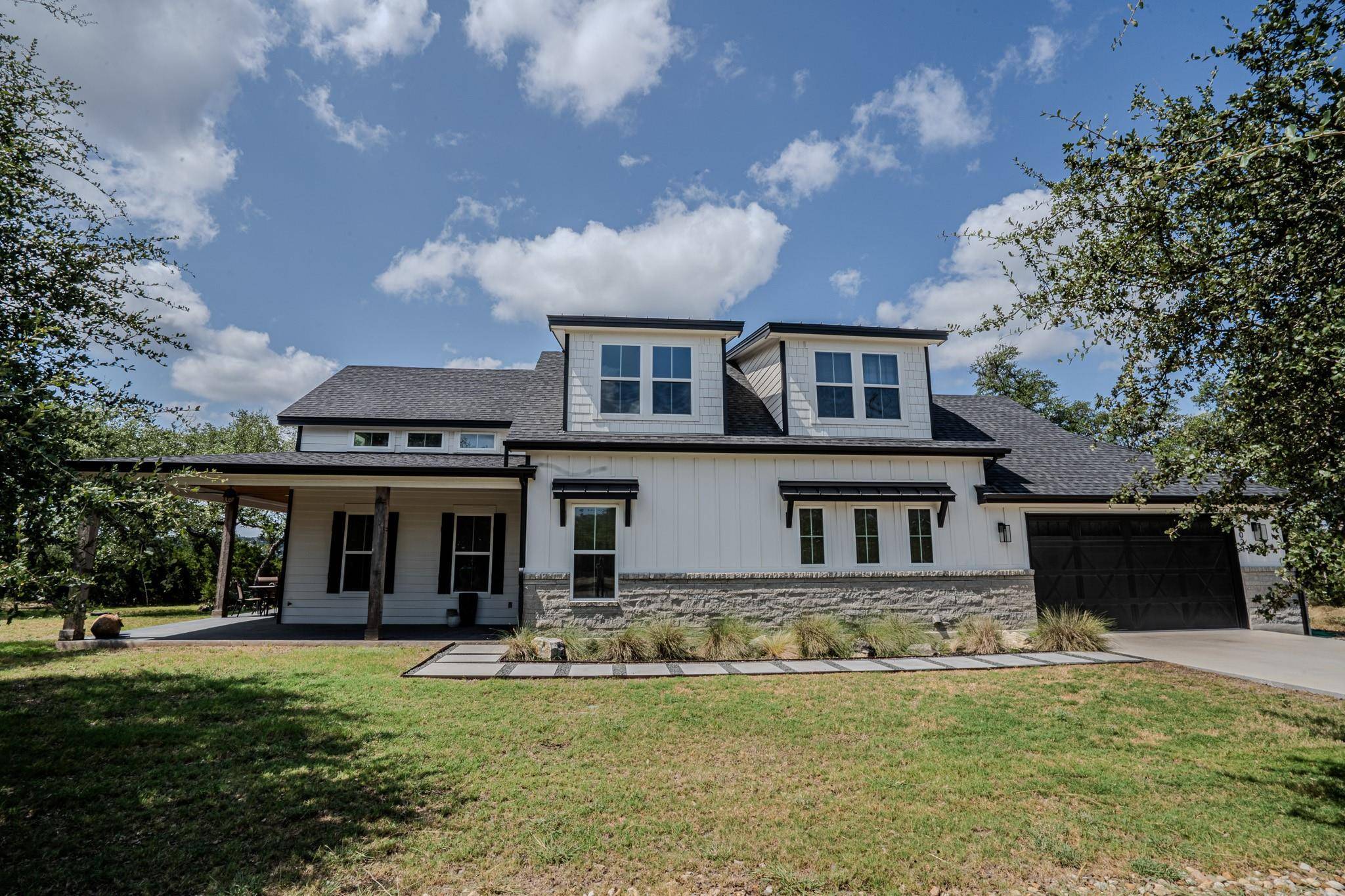 22021 Four Hundred Ave, Spicewood, TX 78669