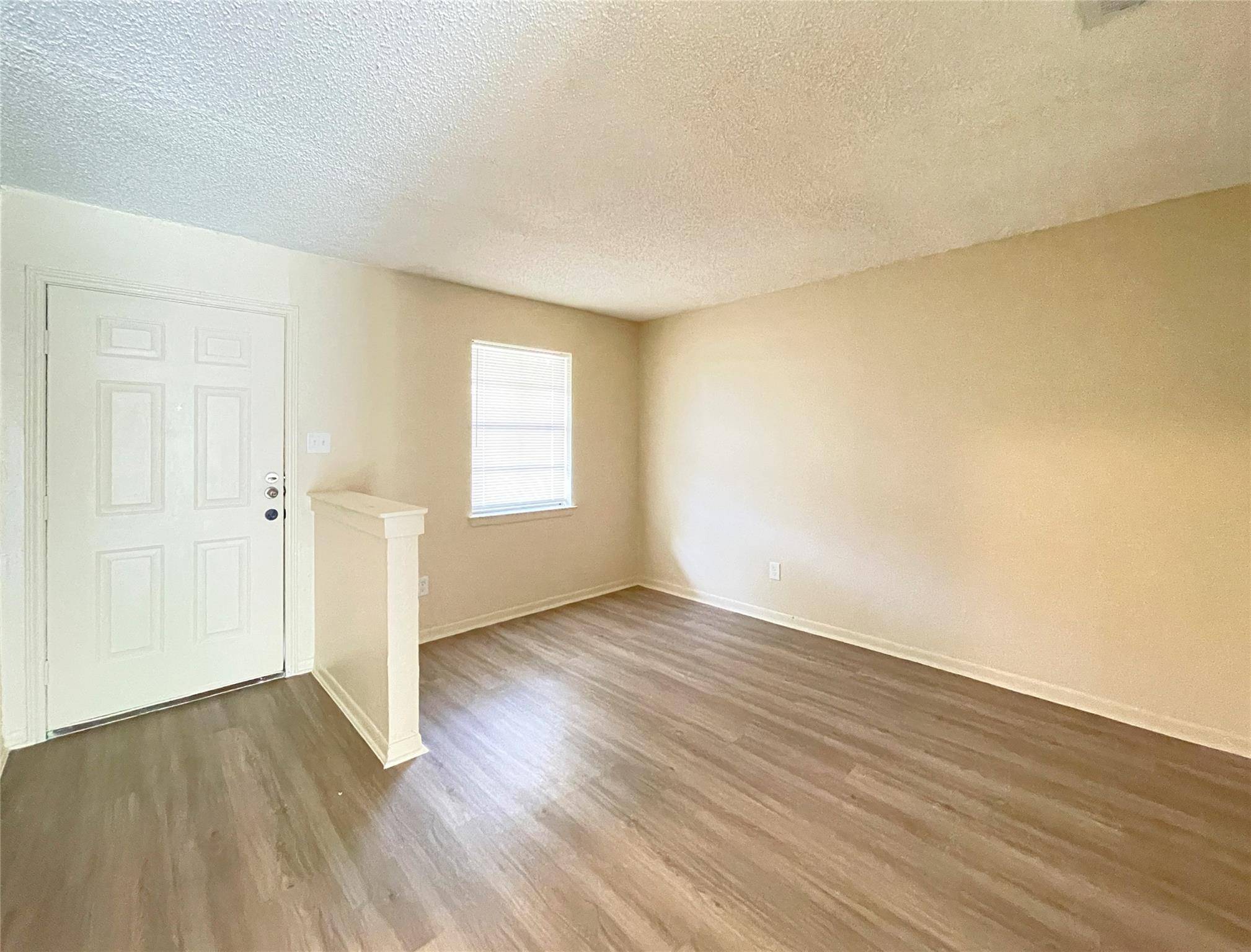 902 N Meadows DR #C, Austin, TX 78758