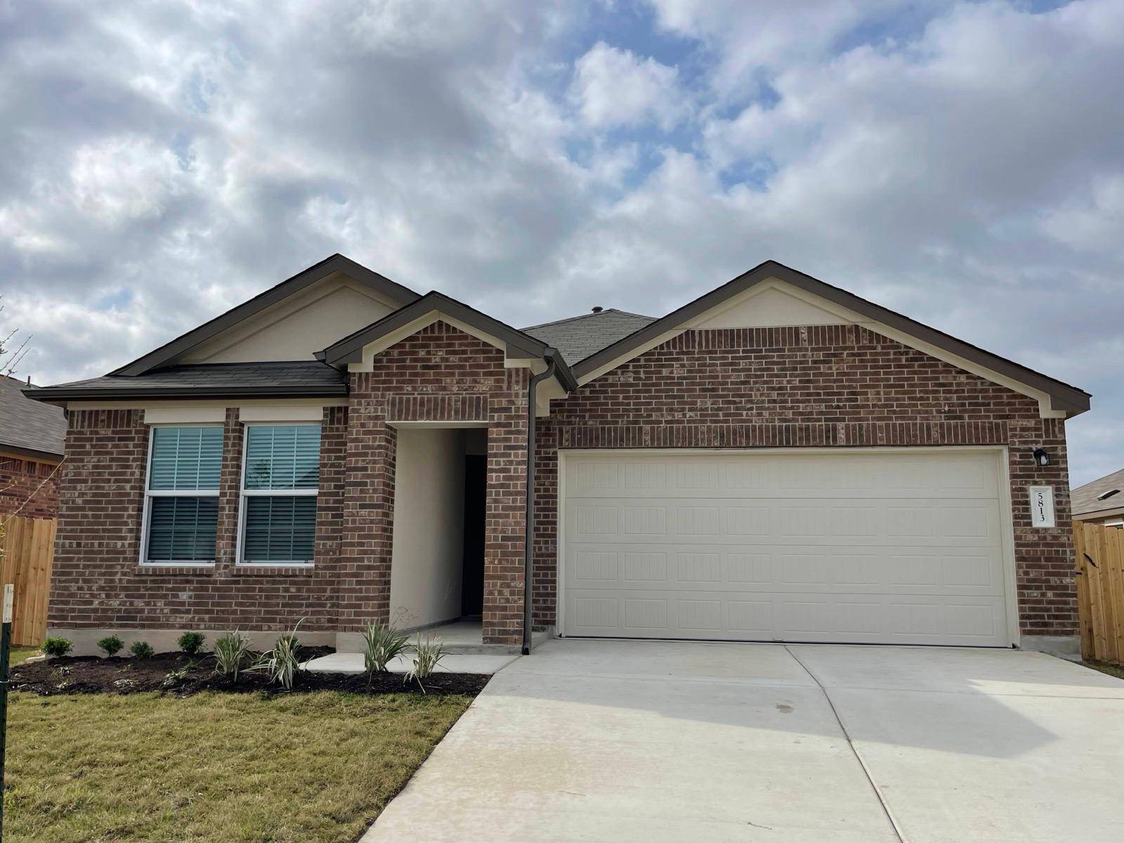 5813 Bianca DR, Round Rock, TX 78665