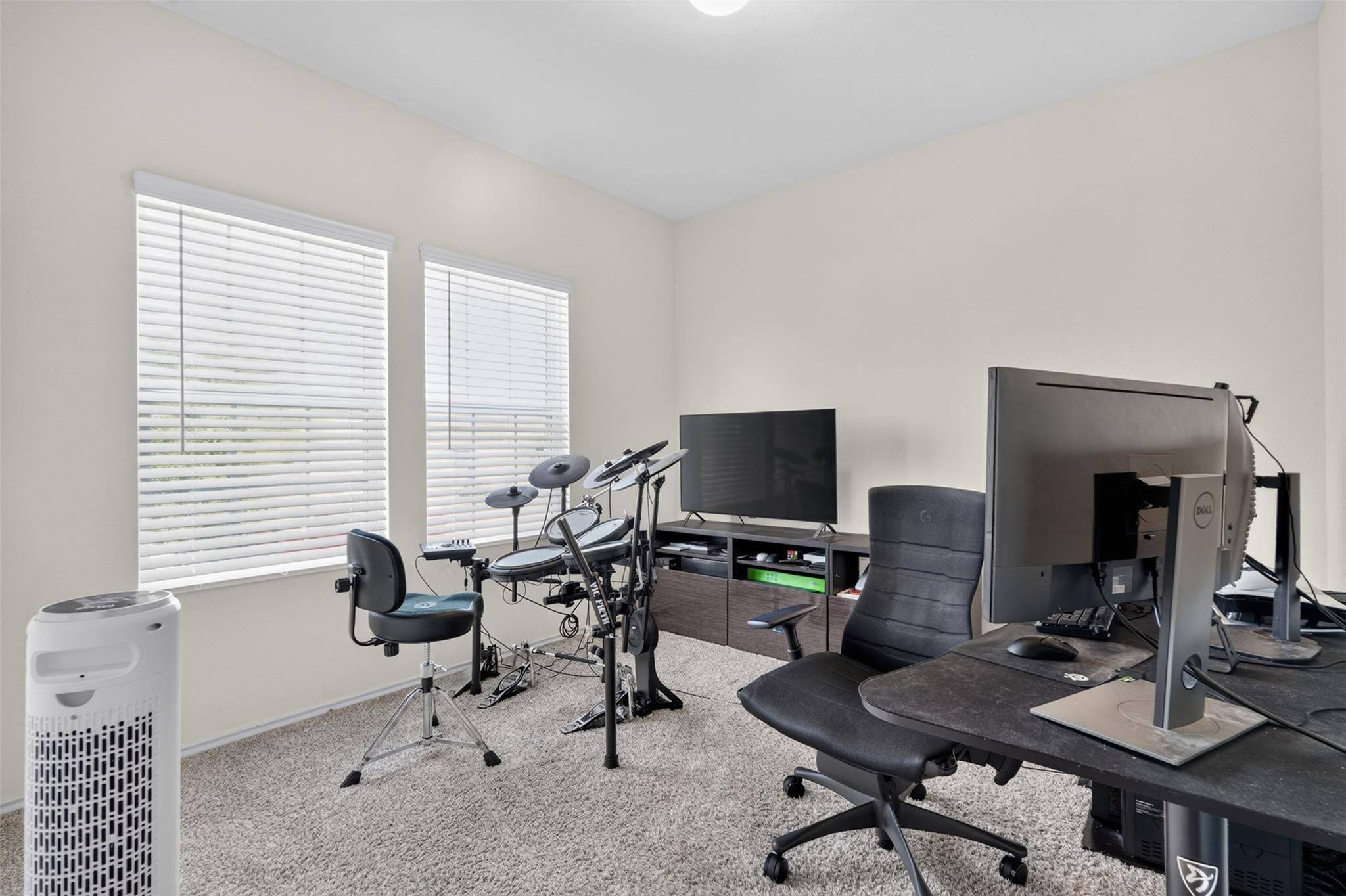 1301 Blackhaw LN, Leander, TX 78641