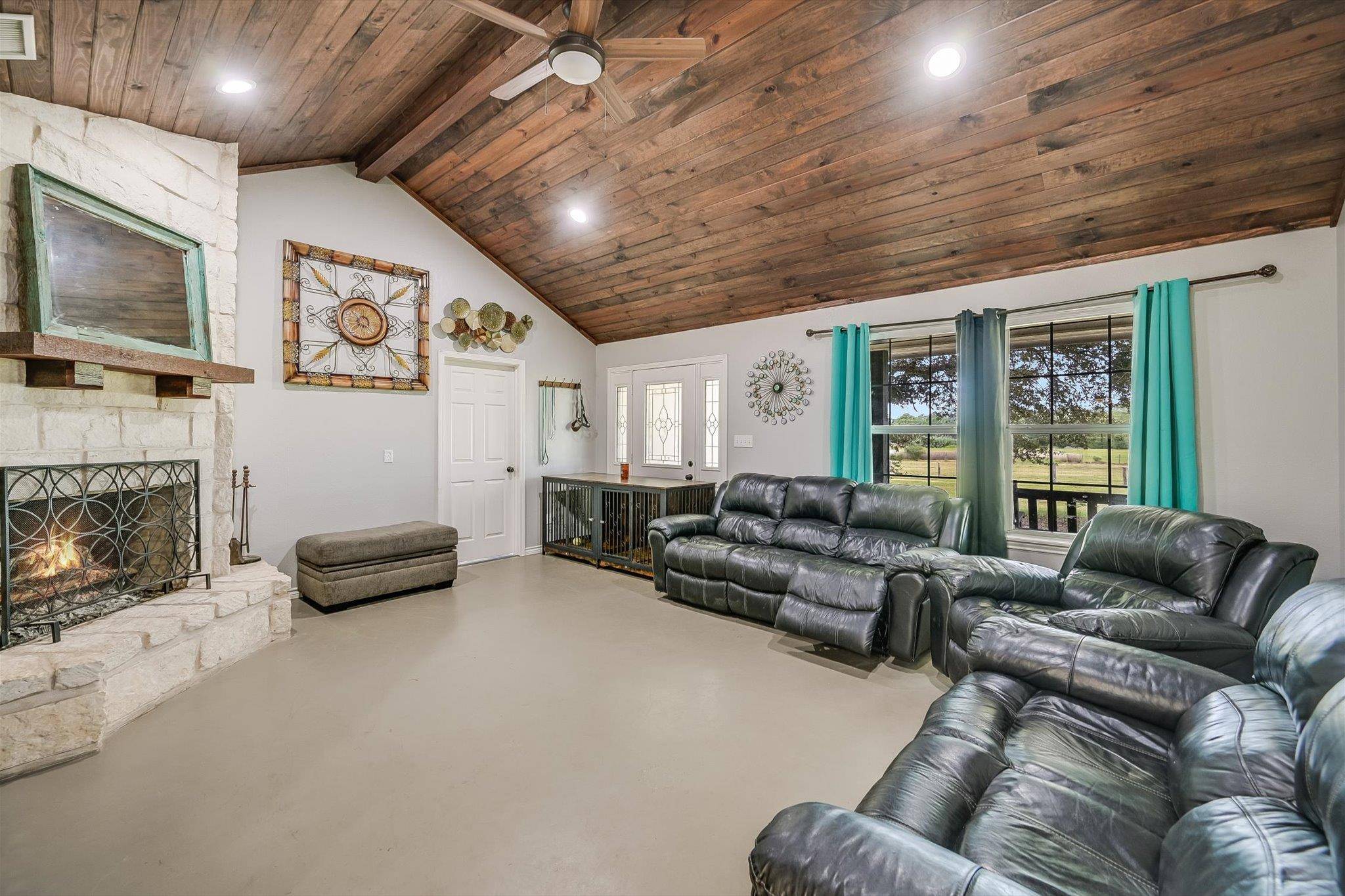 1170 Private Road 3241, Lincoln, TX 78948