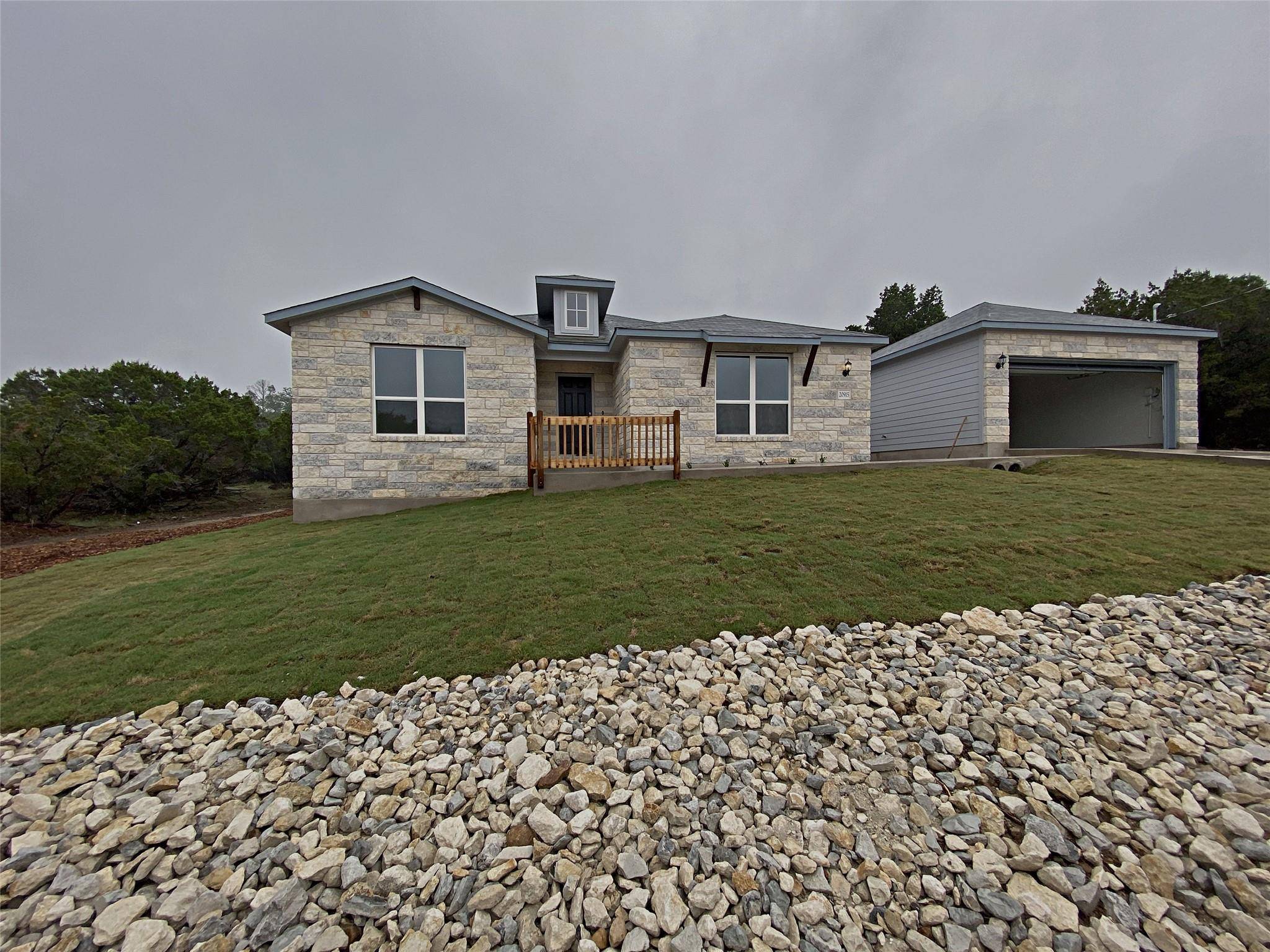 20915 Oak Dale DR, Lago Vista, TX 78645