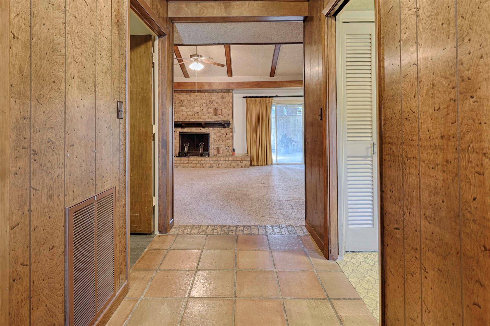 808 Herder Ave, Schulenburg, TX 78956