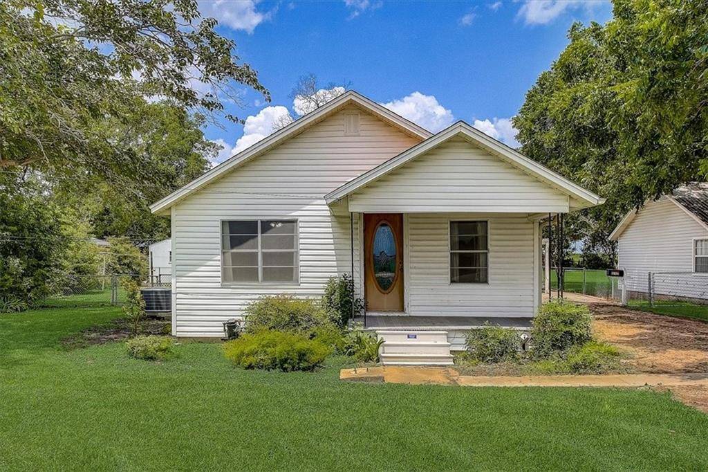 1705 Old Thorndale RD, Taylor, TX 76574