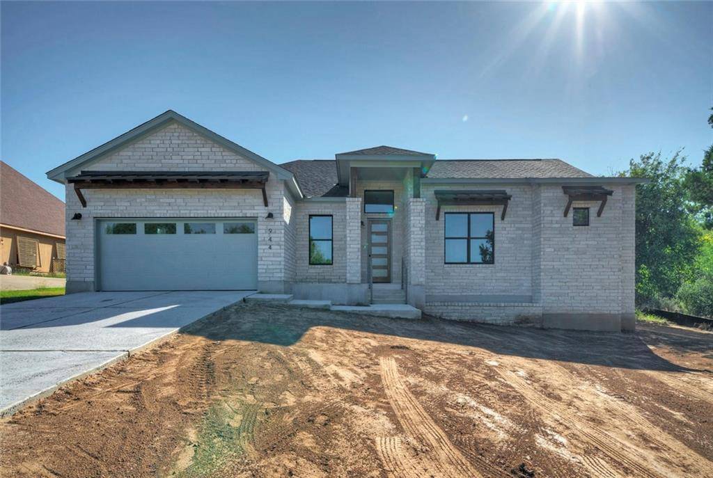 944 Wesley Ridge DR, Spicewood, TX 78669
