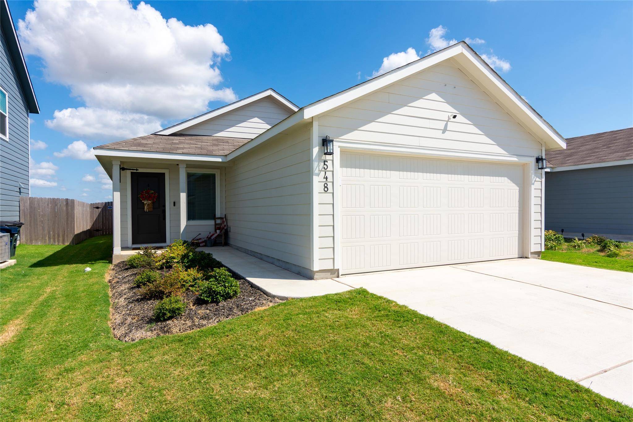 548 Rancho Del Cielo LOOP, Jarrell, TX 76537