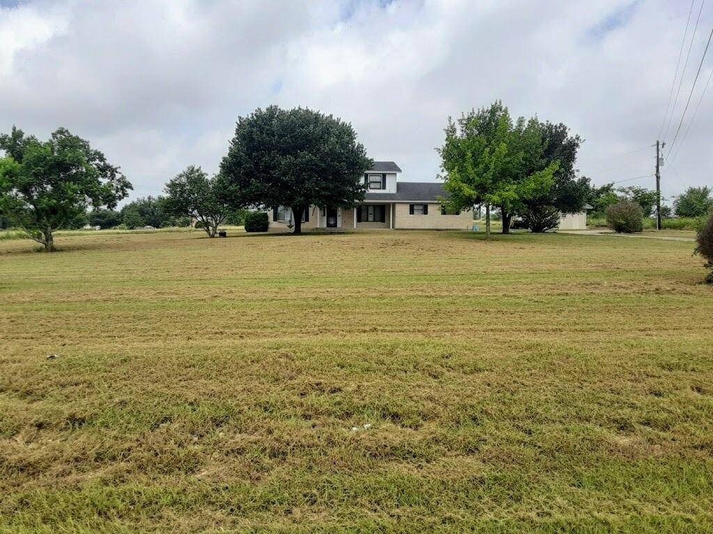 100 Sunrise DR, Kyle, TX 78640
