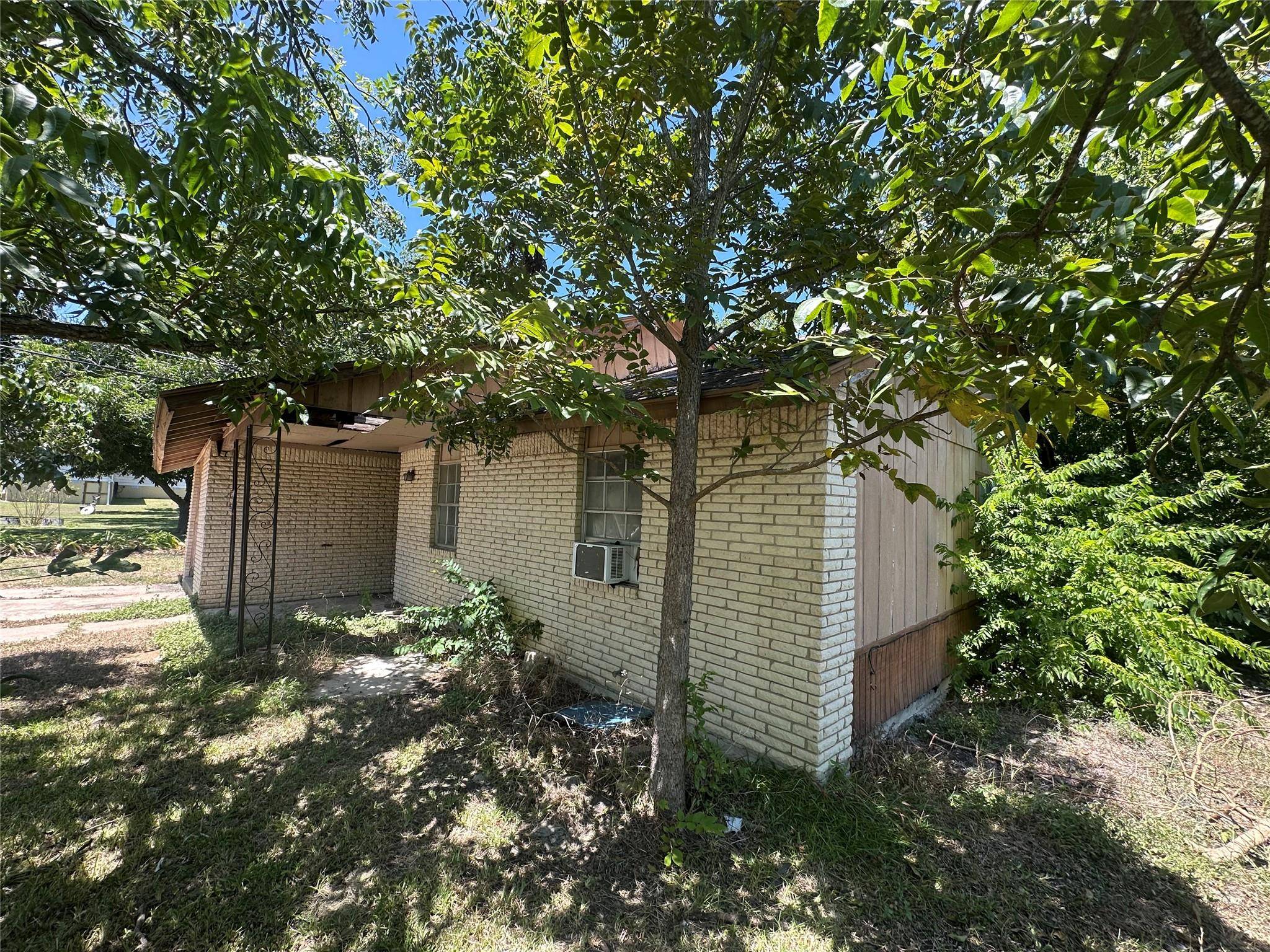 506 Forest CT, Taylor, TX 76574
