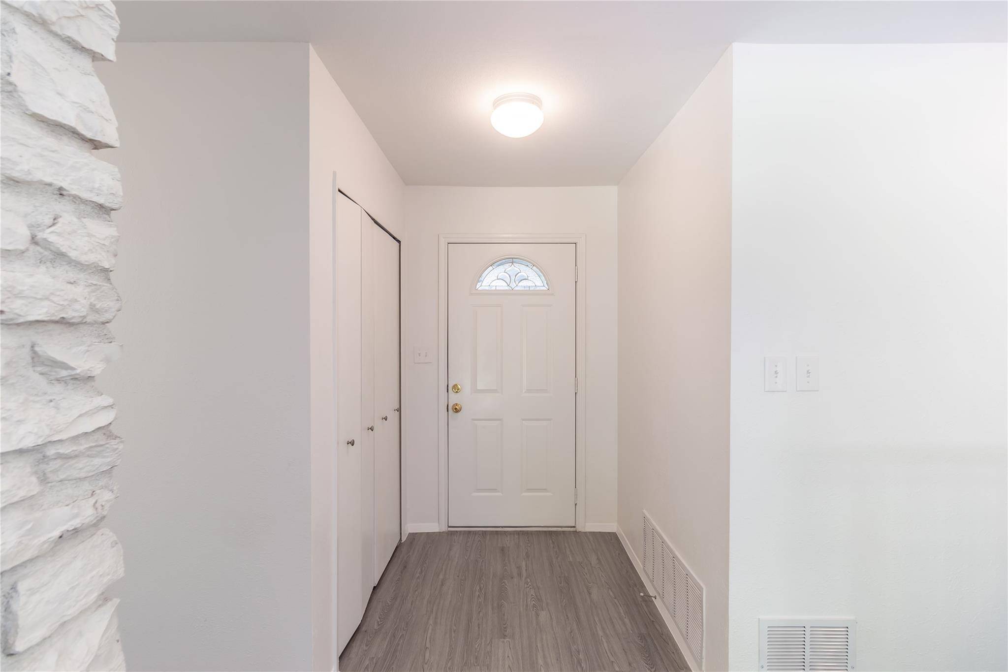 906 Red Cliff DR, Austin, TX 78758