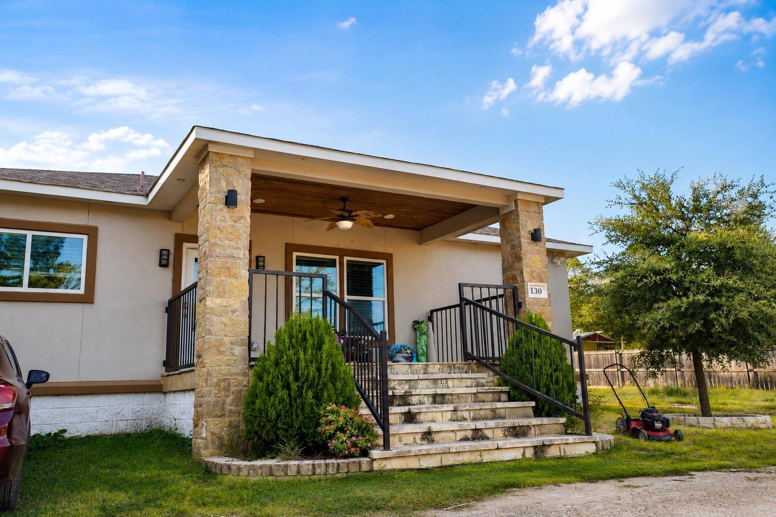 130 Los Arcos RD, Elgin, TX 78621
