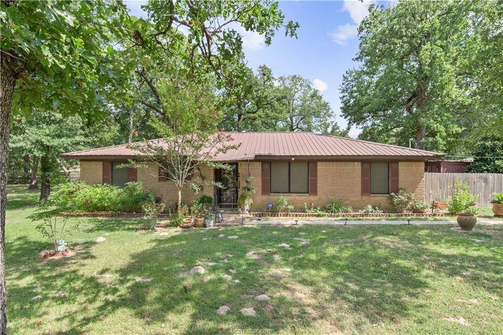 11121 Spring Oaks DR, Hearne, TX 77859