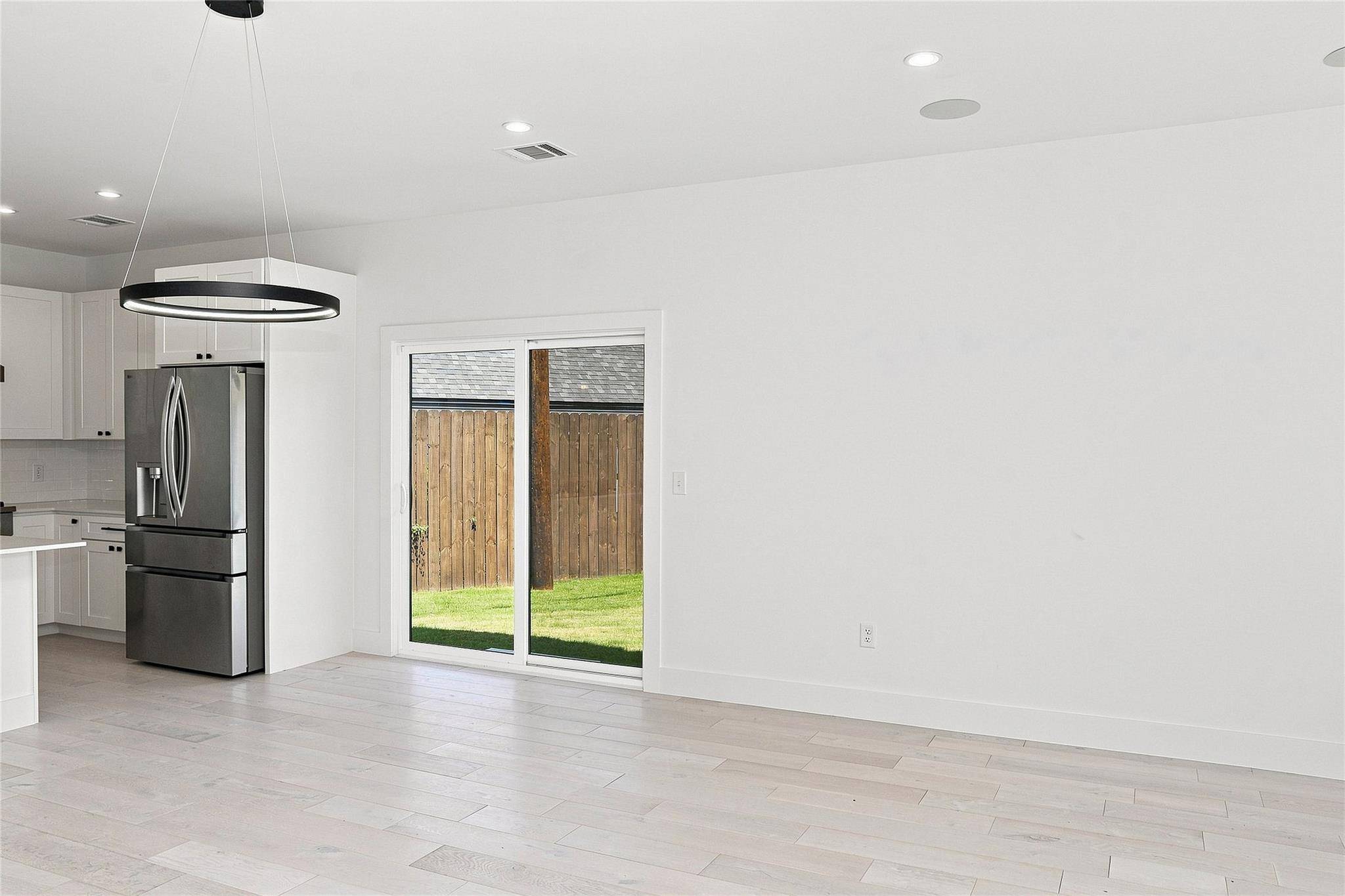 1500 Sylvan Glade #A, Austin, TX 78745