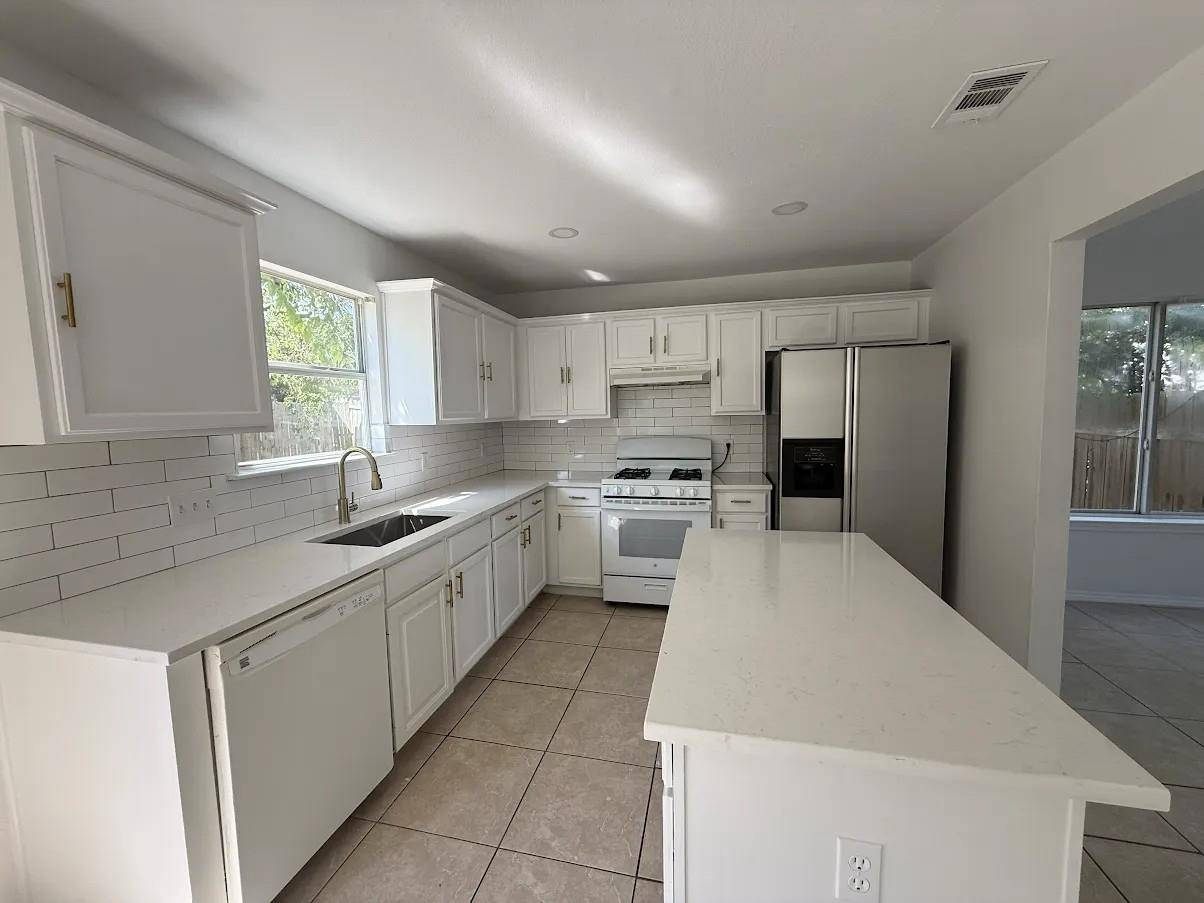 2324 Friarcreek LOOP, Round Rock, TX 78664