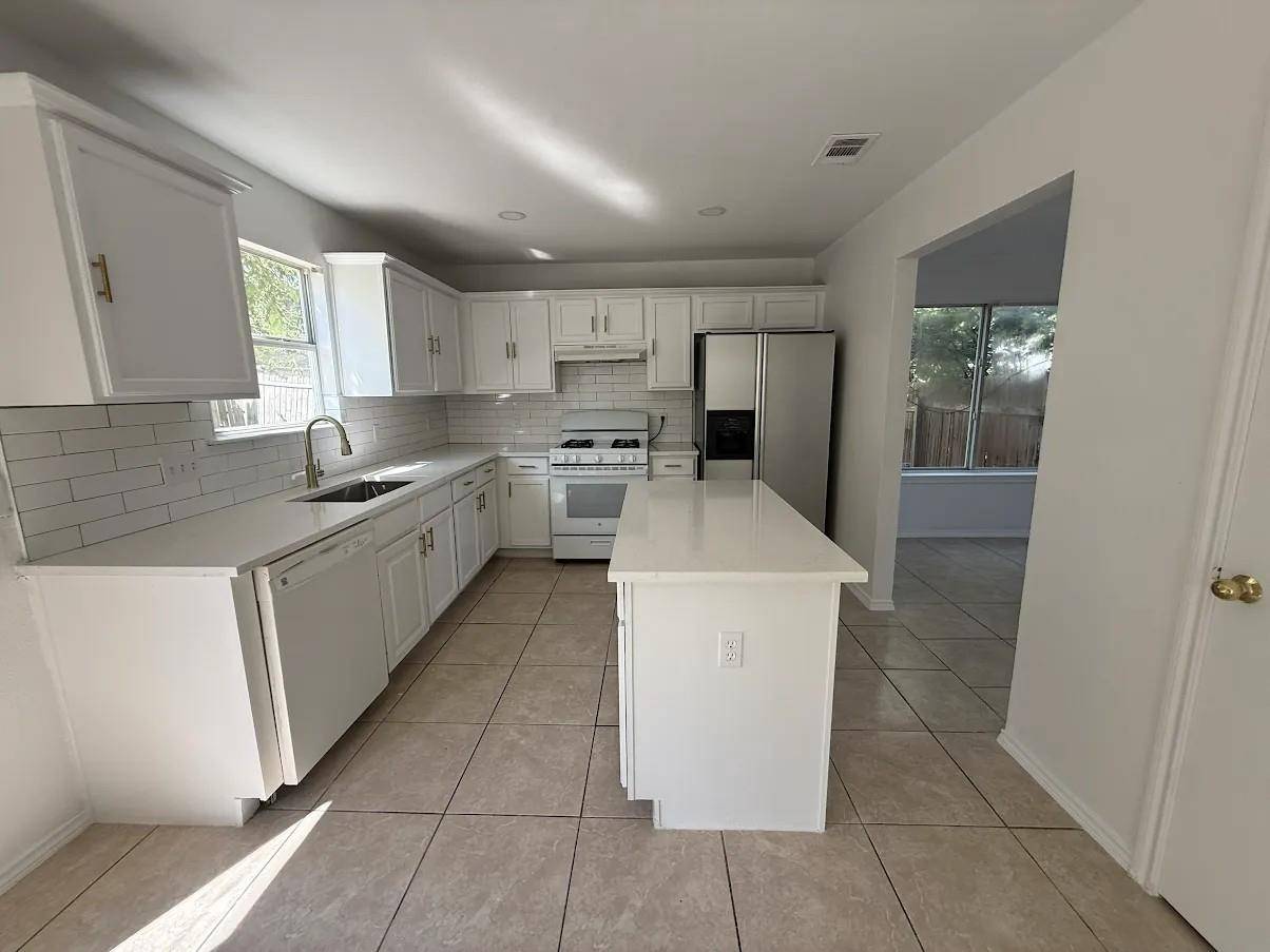 2324 Friarcreek LOOP, Round Rock, TX 78664